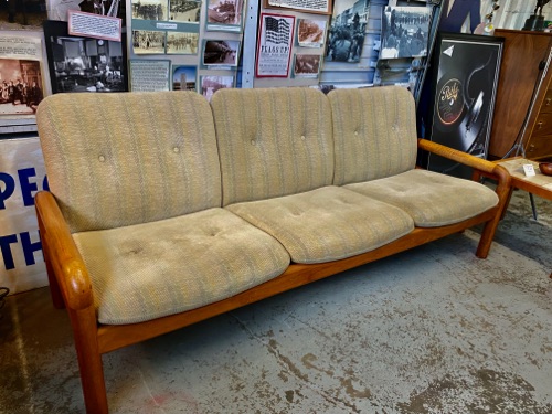 Danish Mid Century SOLID Teak Sofa
699 Danish Mid Century SOLID Teak Sofa
699