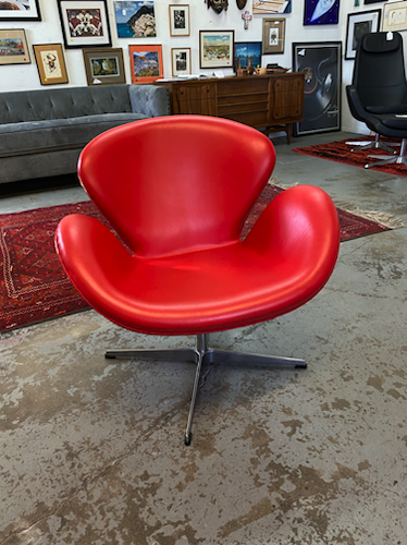 Red Swivel Chair
299